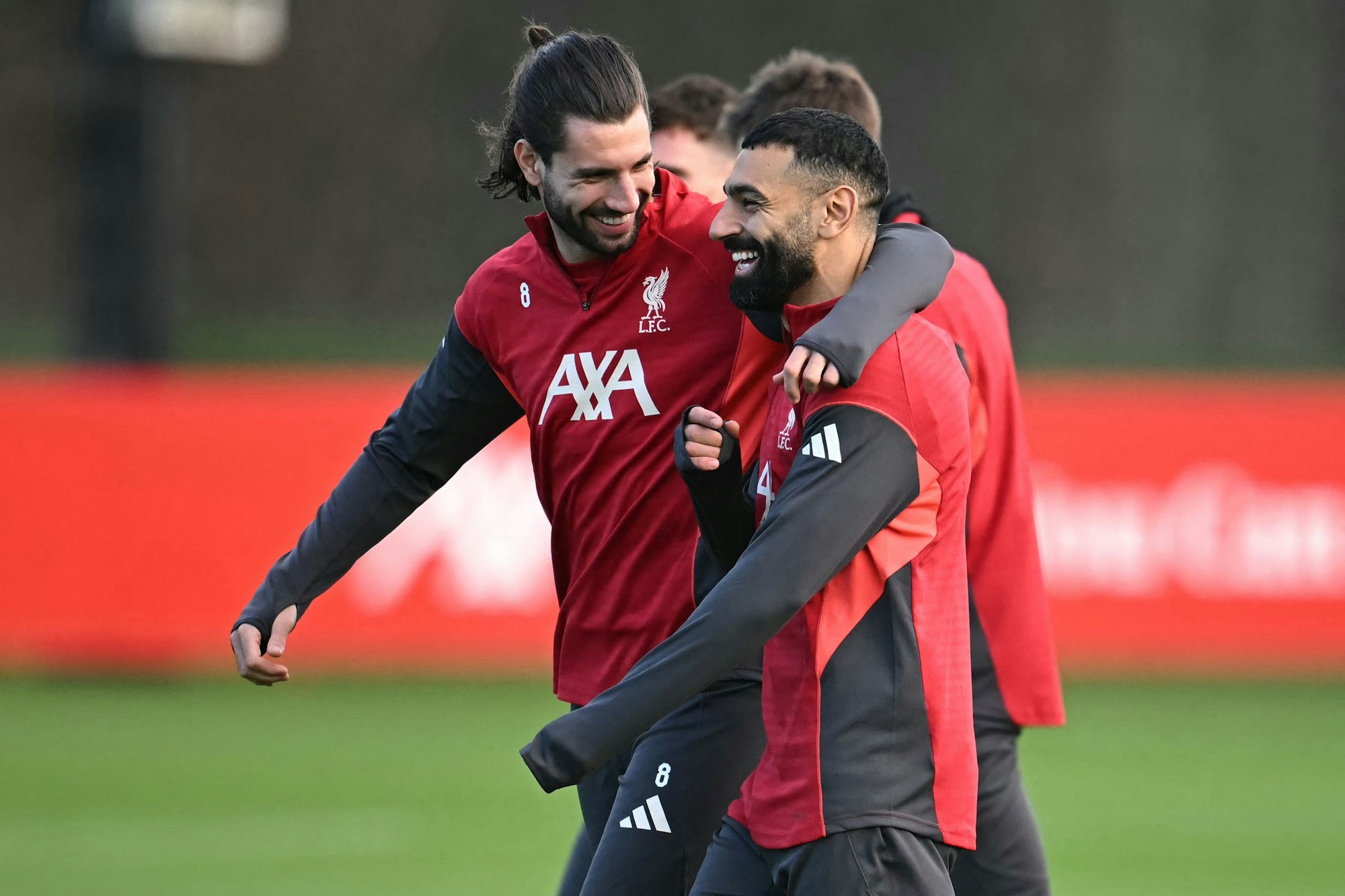 Bleibt er oder geht er? Mohammed Salah ist verärgert über seine Situation, gab sich im Training beim FC Liverpool zuletzt aber gut gelaunt.