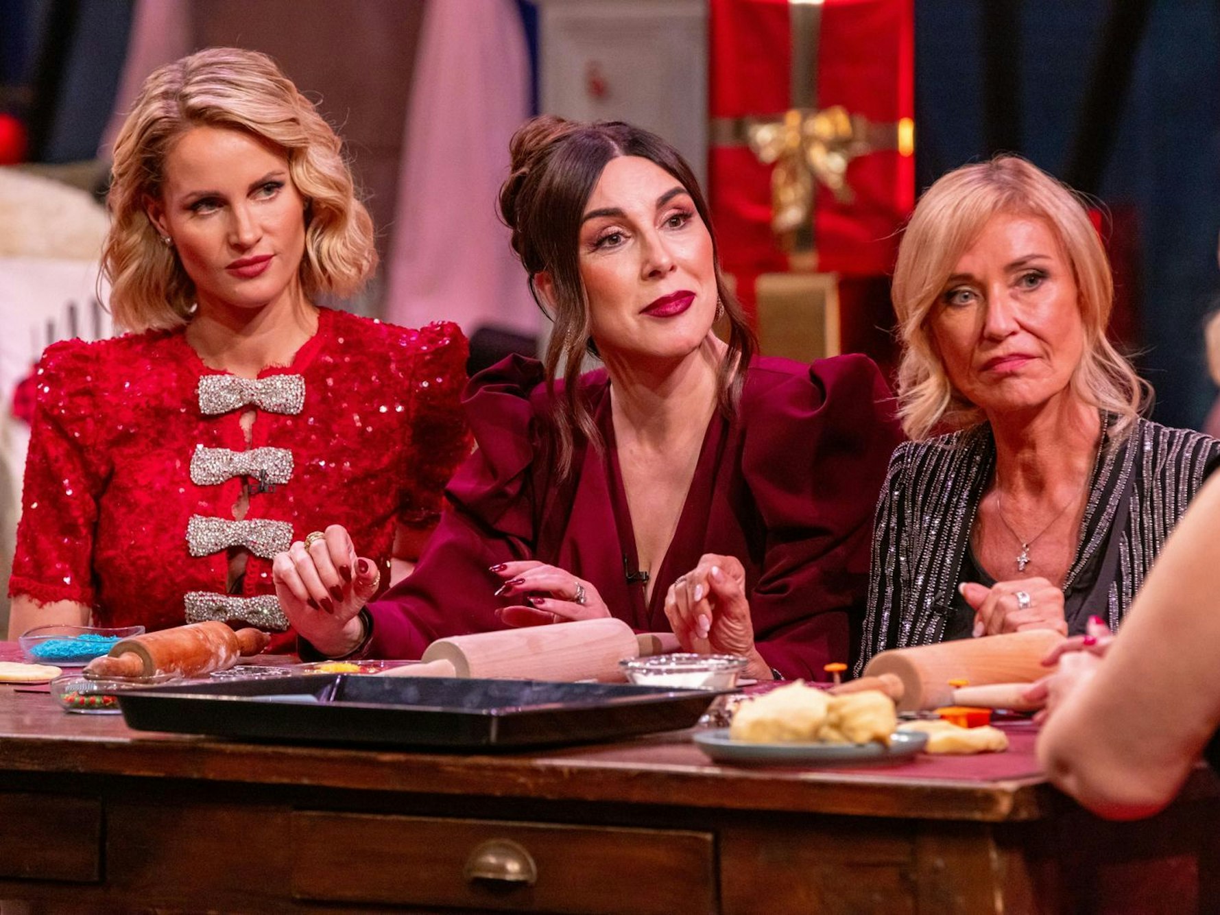 Dagmar Wöhrl (rechts, mit Janna Ensthaler, links, und Judith Williams) bekam von ihren Kolleginnen und Kollegen viel Zuspruch. (Bild: RTL / Bernd-Michael Maurer)