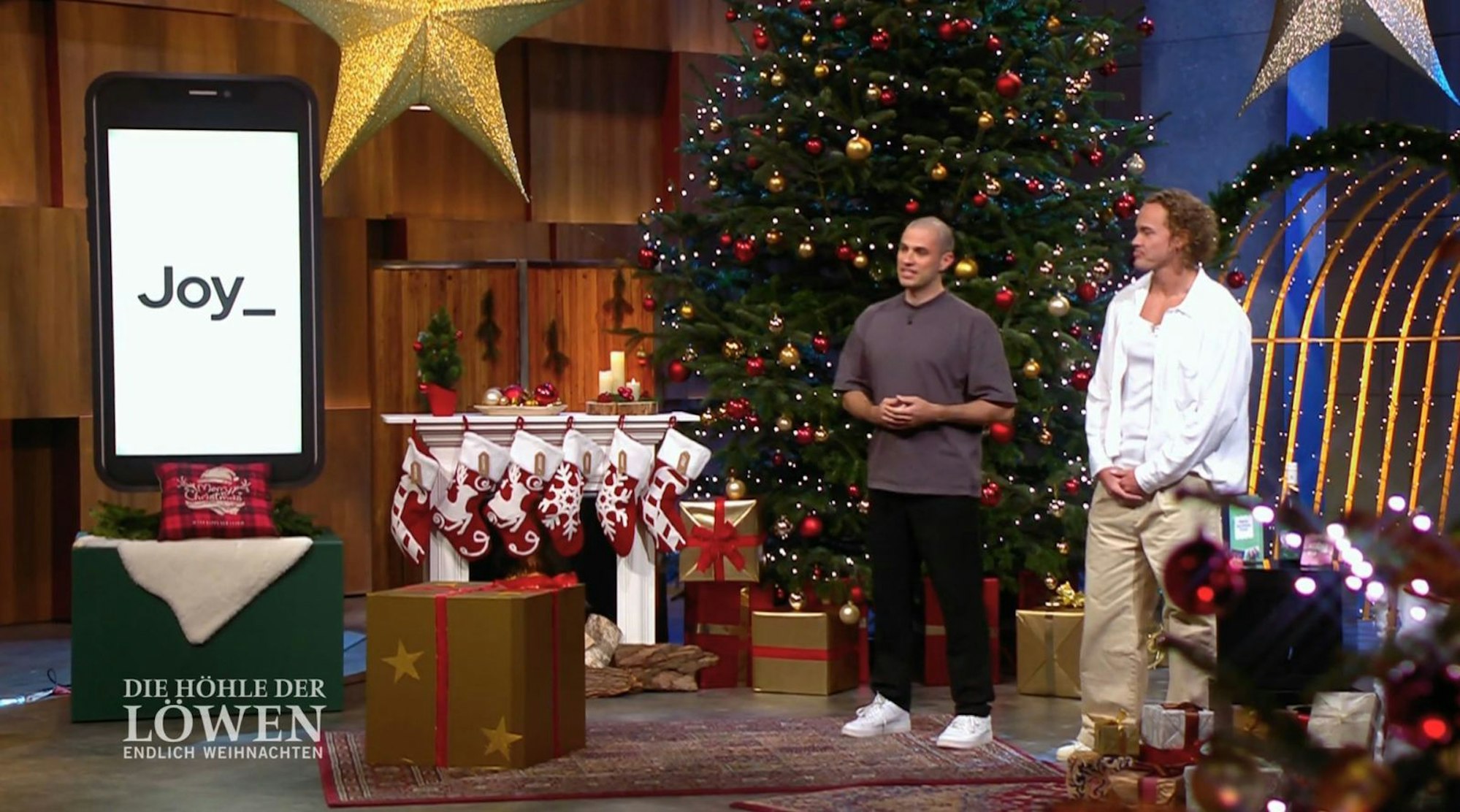 Von wegen „Joy“: Die Präsentation der Gutschein-App zweier junger Digitalunternehmer löst nicht wirklich ungetrübte Freude in der „Höhle der Löwen“ aus. (Bild: RTL/Screenshot)