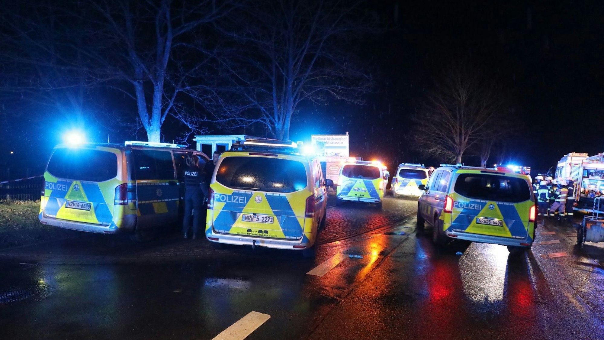 Die nächtliche Verfolgungsjagd bei Bonn führte über zwei Autobahnen, über ein Dutzend Polizeiwagen waren beteiligt.