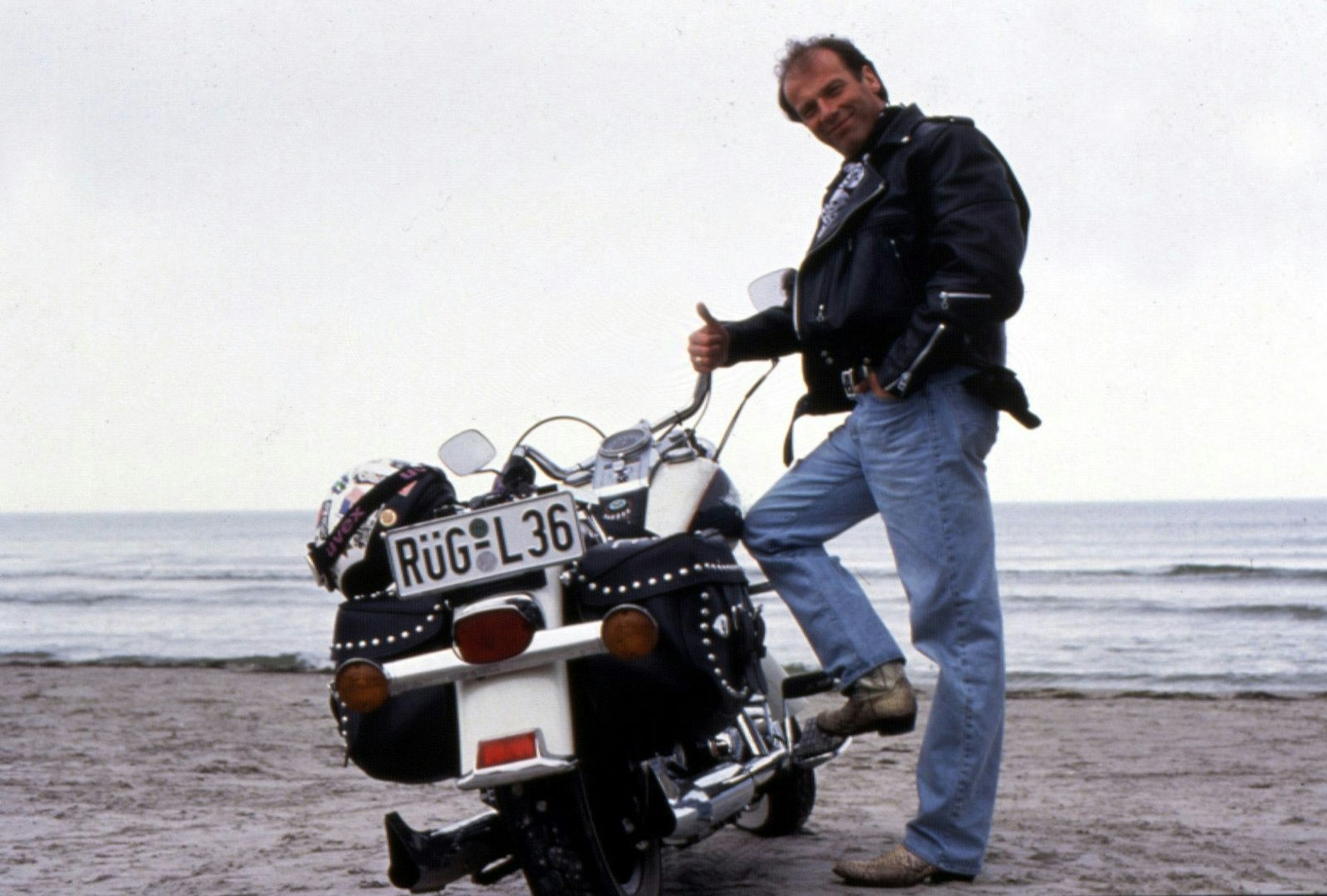 Spätestens mit „Ein Bayer auf Rügen“ (1993-1997) wurde Wolfgang Fierek zu einem der beliebtesten TV-Gesichter des Landes. (Bild: Universal Music)