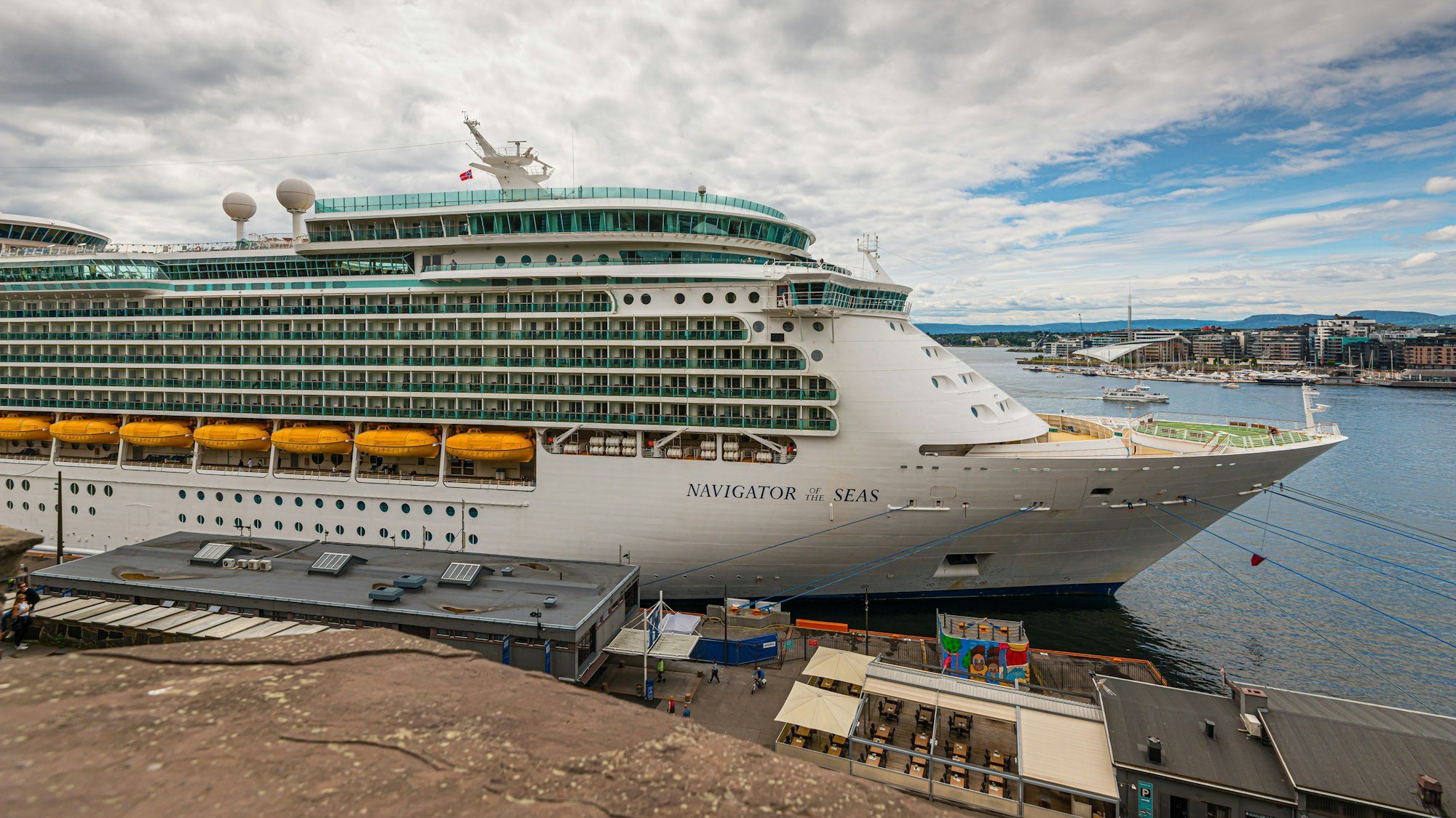 „Navigator of the Seas“ am Hafen von Oslo.