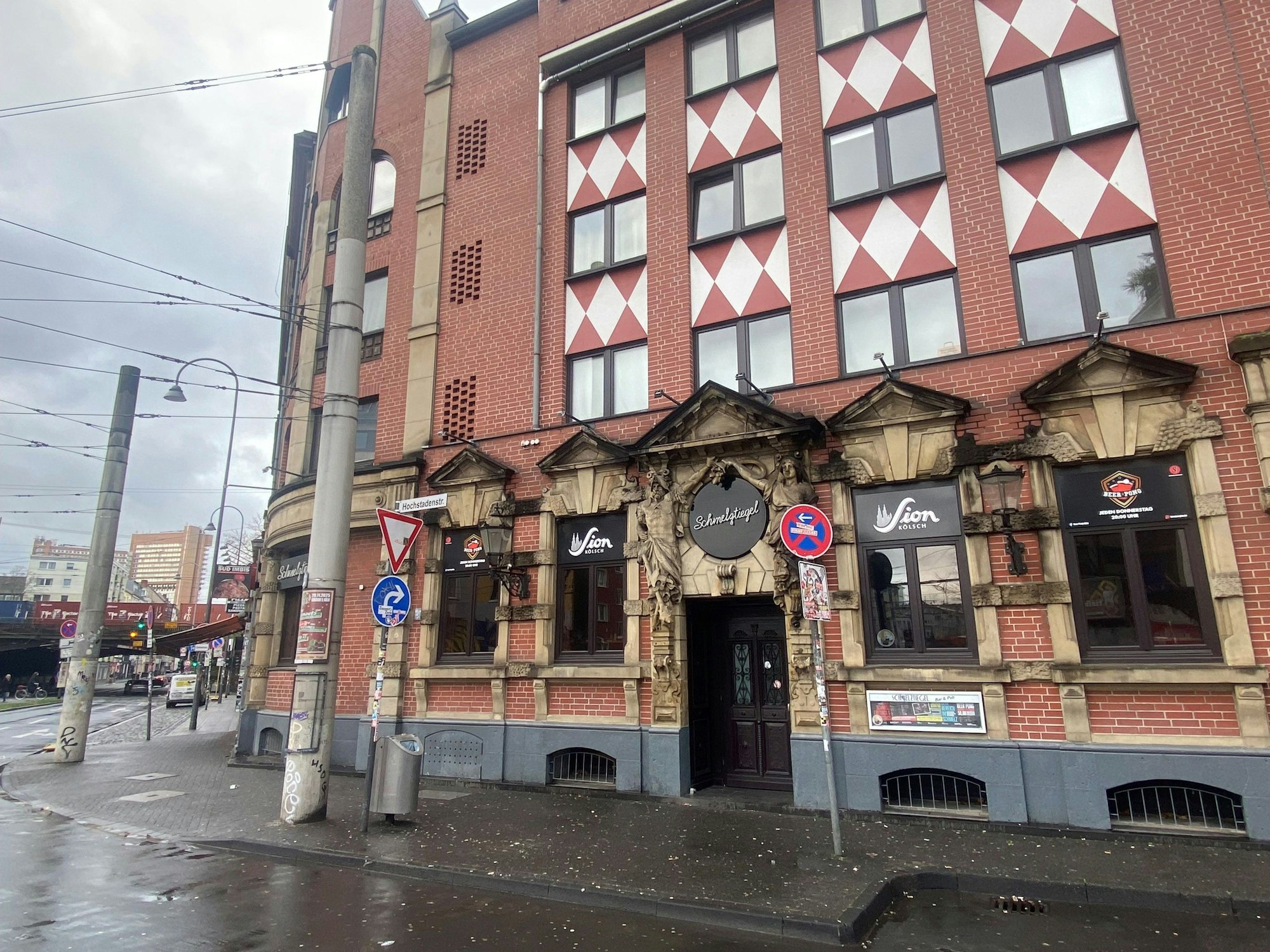 Eckhaus Luxemburger Str./Hochstadenstraße in Köln
