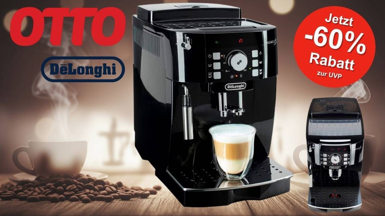 De’Longhi Kaffeevollautomat Magnifica S ECAM21.118.B vor einem Hintergrund mit Kaffeebohnen und -Tassen.