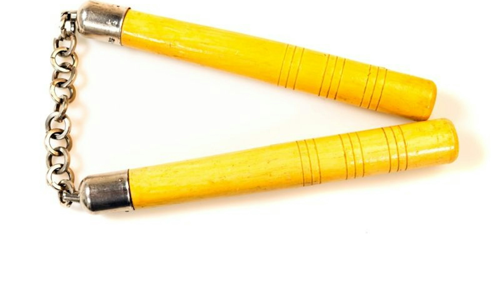 Bundespolizei stellt Nunchaku am Flughafen Köln/Bonn sicher.