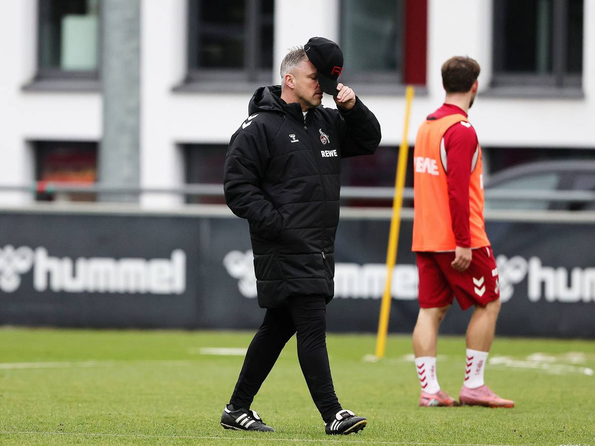 Lukas Kwasniok am 3. Dezember 2025 auf dem FC-Trainingsplatz.