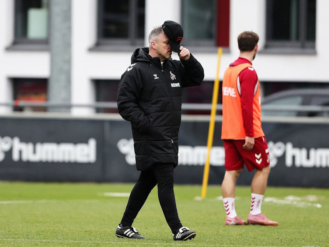 Lukas Kwasniok am 3. Dezember 2025 auf dem FC-Trainingsplatz.