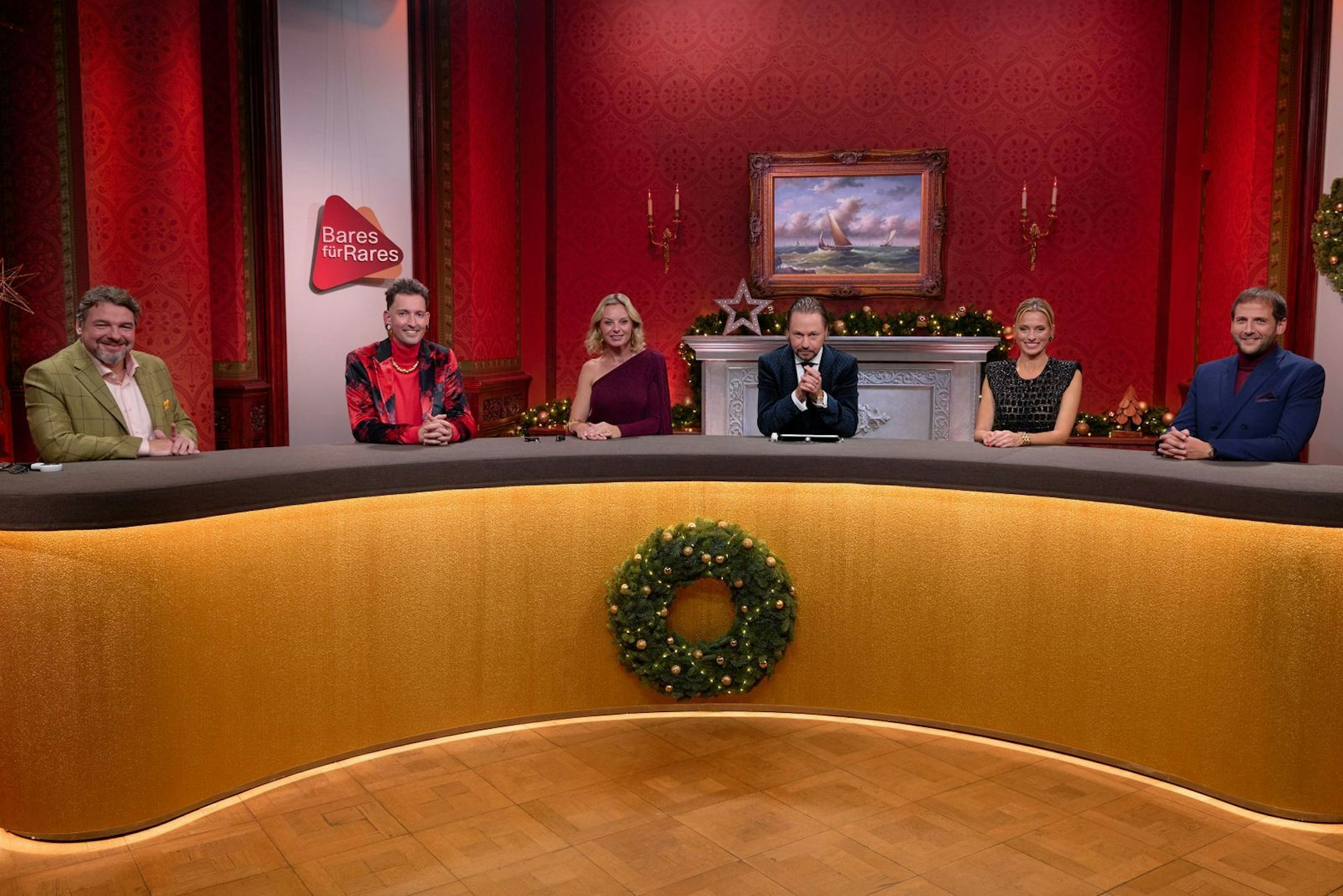 Das Händlerteam ist bereit für die Raritäten, von links: Daniel Meyer, Fabian Kahl, Susanne Steiger, Wolfgang Pauritsch, Dr. Elisabeth „Lisa“ Nüdling und Julian Schmitz-Avila. (Bild: ZDF / Frank Beer)