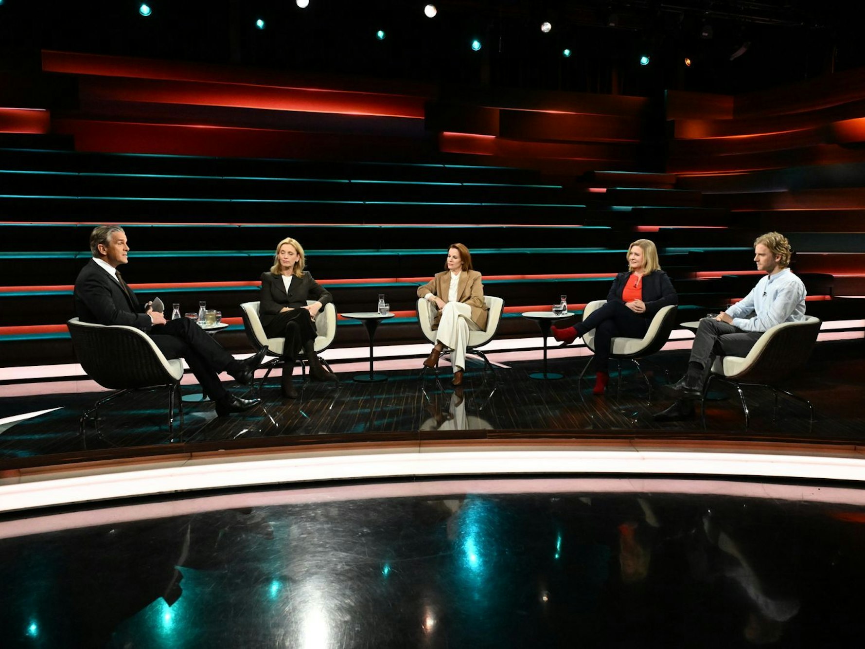 Bei „Markus Lanz“ wurde am Dienstagabend die neue US-Sicherheitsstrategie eingeordnet. (Bild: ZDF/ Cornelia Lehmann)