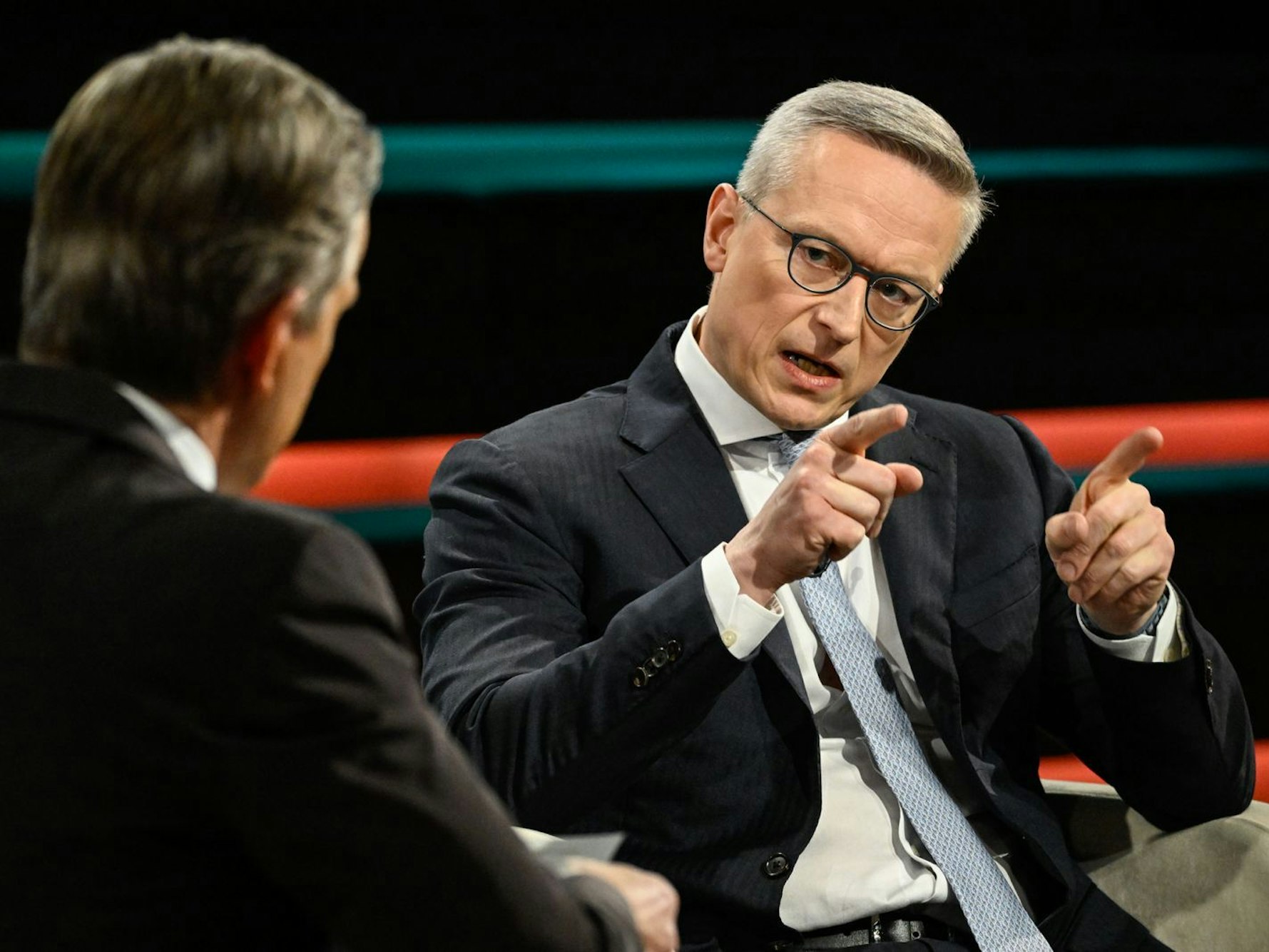 Digitalminister Karsten Wildberger erläuterte bei „Markus Lanz“, wie er den Staat und die Verwaltung künftig entschlacken und modernisieren will. (Bild: ZDF / Markus Hertrich)