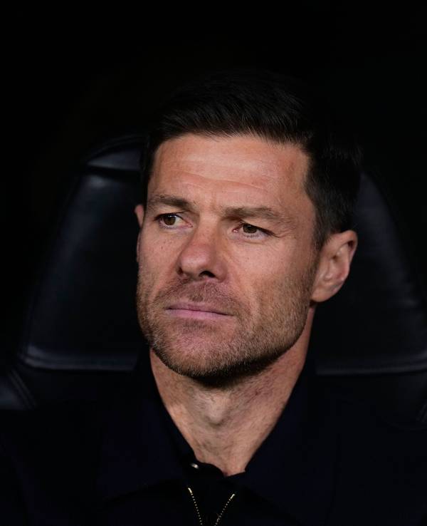 Xabi Alonso bei Real Madrid auf der Trainerbank.