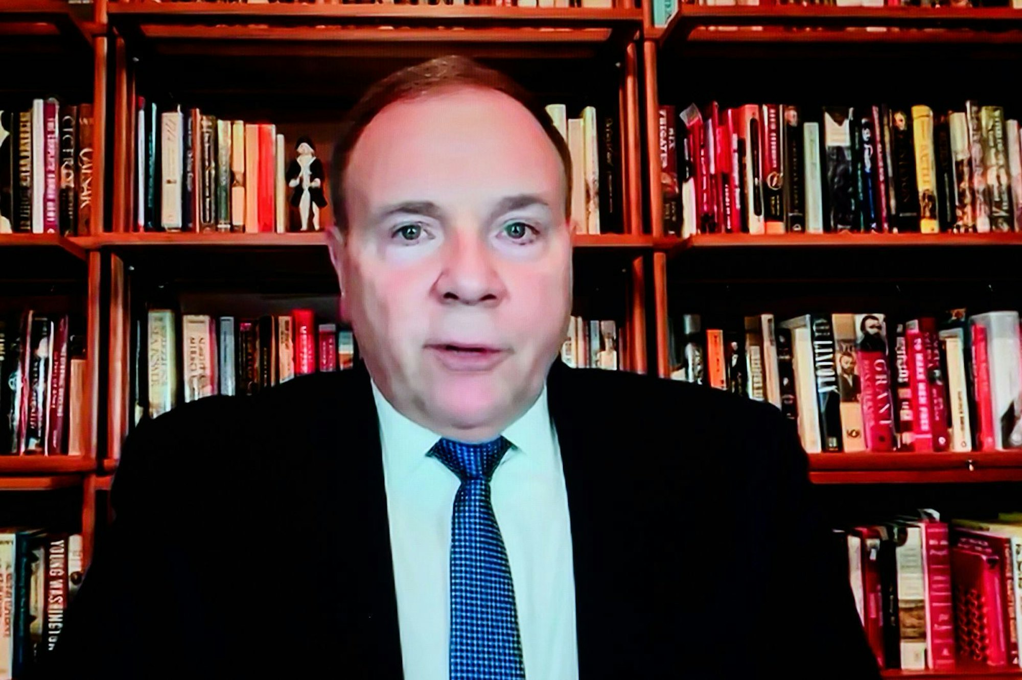 US-General a.D. Ben Hodges zeigte sich frustriert von der US-Regierung und ihrem Strategie-Papier für Europa: „Für mich fühlt sich das nach einem Betrug unter Freunden an. Der einzige, der einen Vorteil daraus ziehen kann, ist Putin.“ (Bild: ZDF/Jule Roehr )