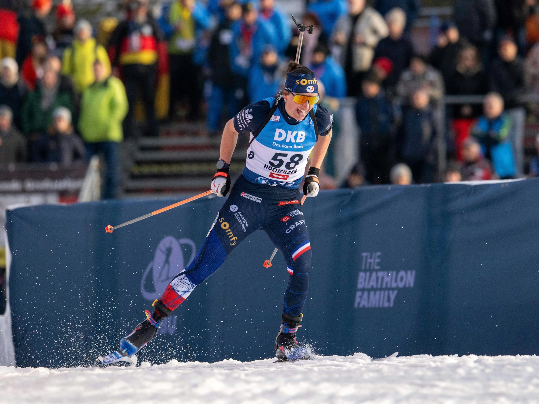 Biathletin Julia Simon in Aktion.