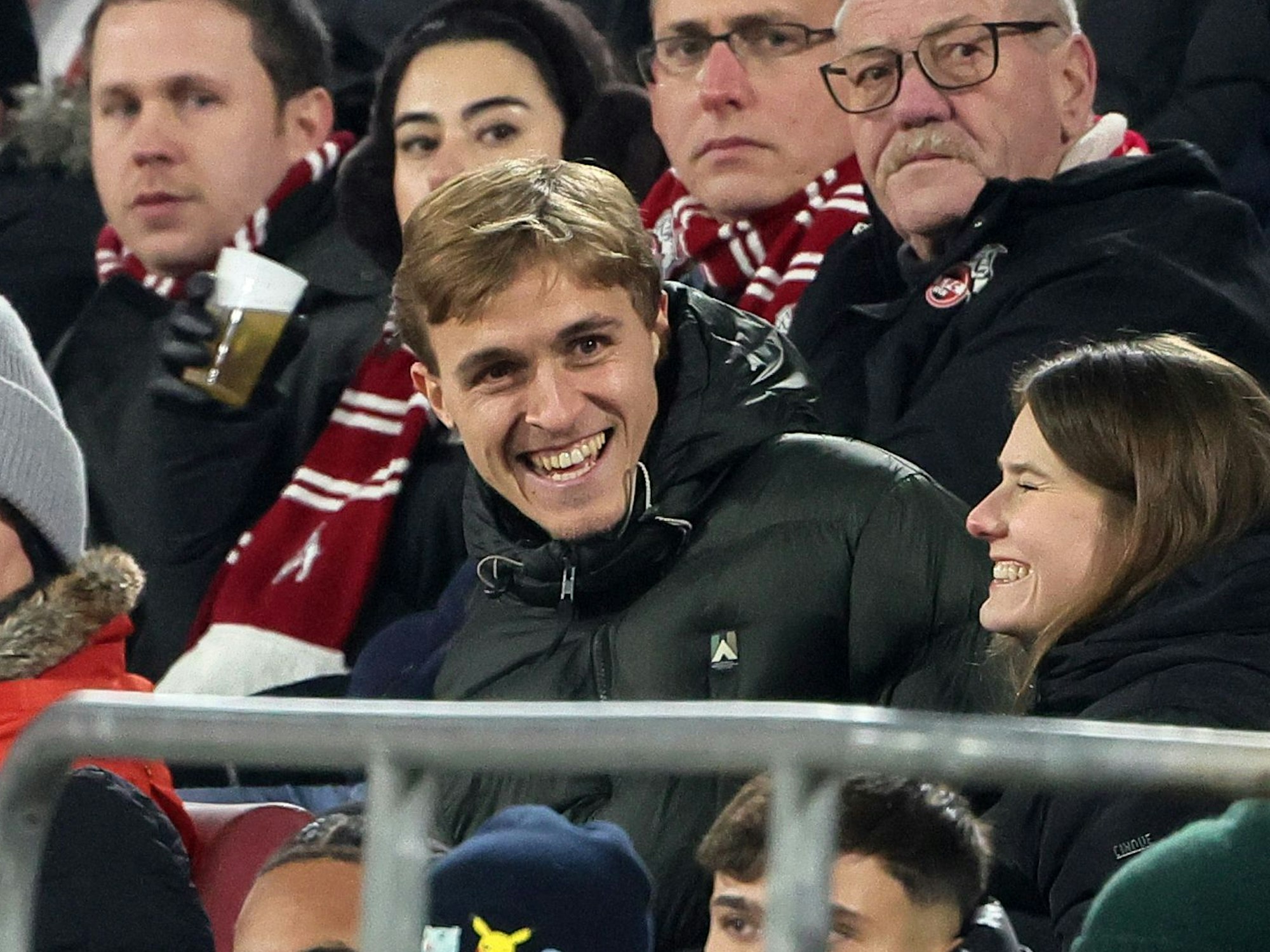 Timo Hübers (1. FC Köln) auf der Tribüne im Rhein-Energie-Stadion am 22. November 2025.