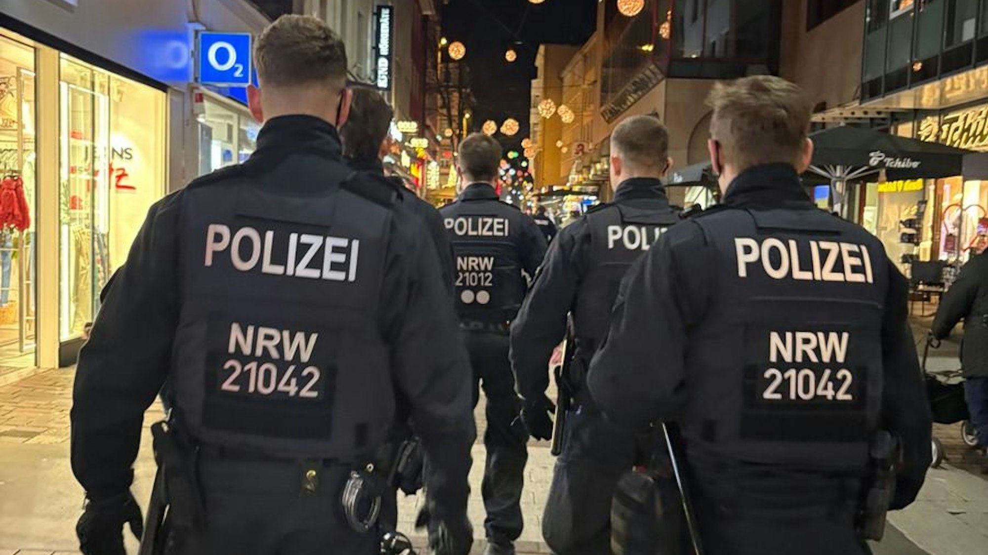 Großkontrollen der Polizei in Wuppertal und Solingen.