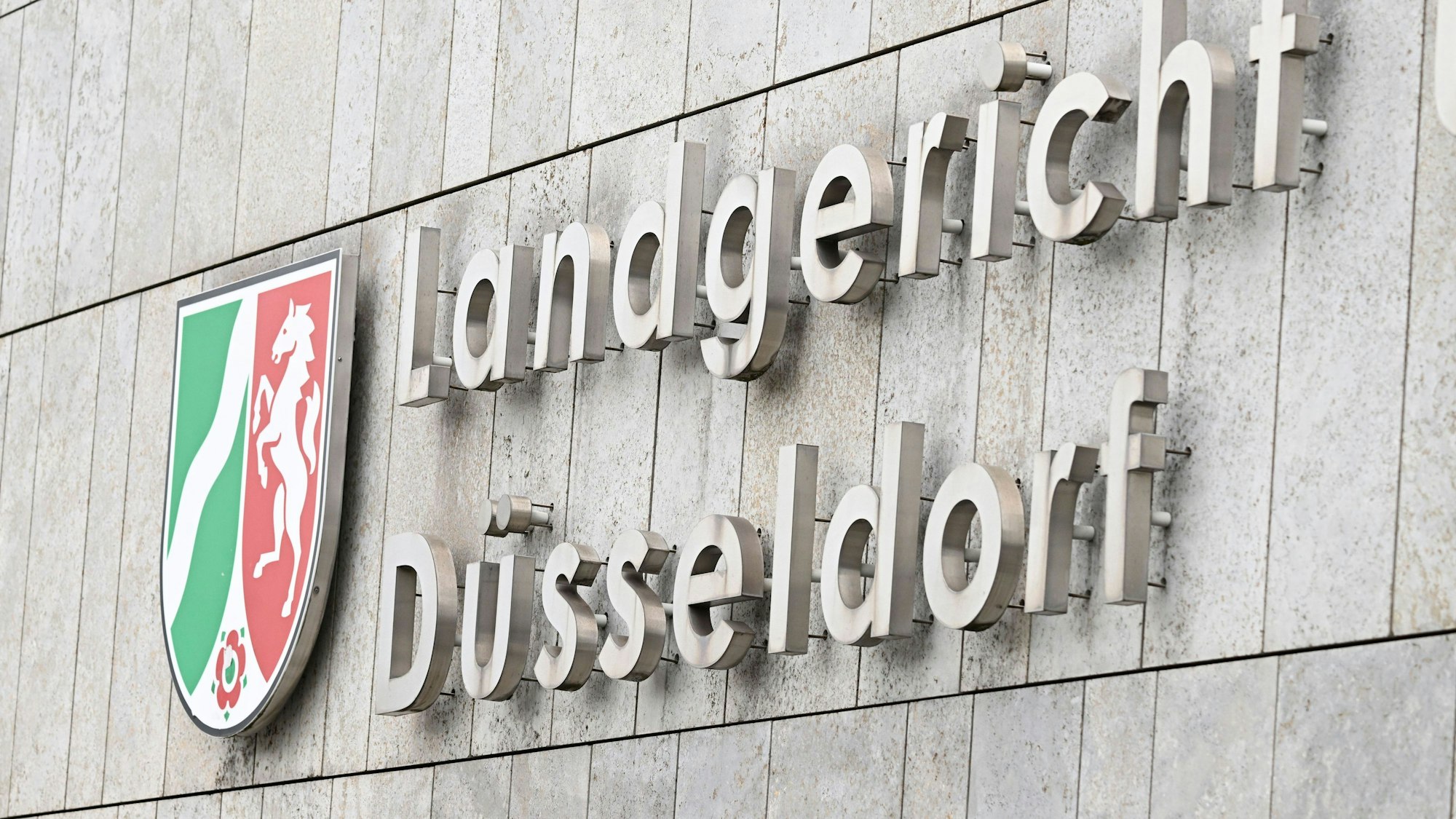 Blick auf das Amts- und Landgericht in der Landeshauptstadt Düsseldorf