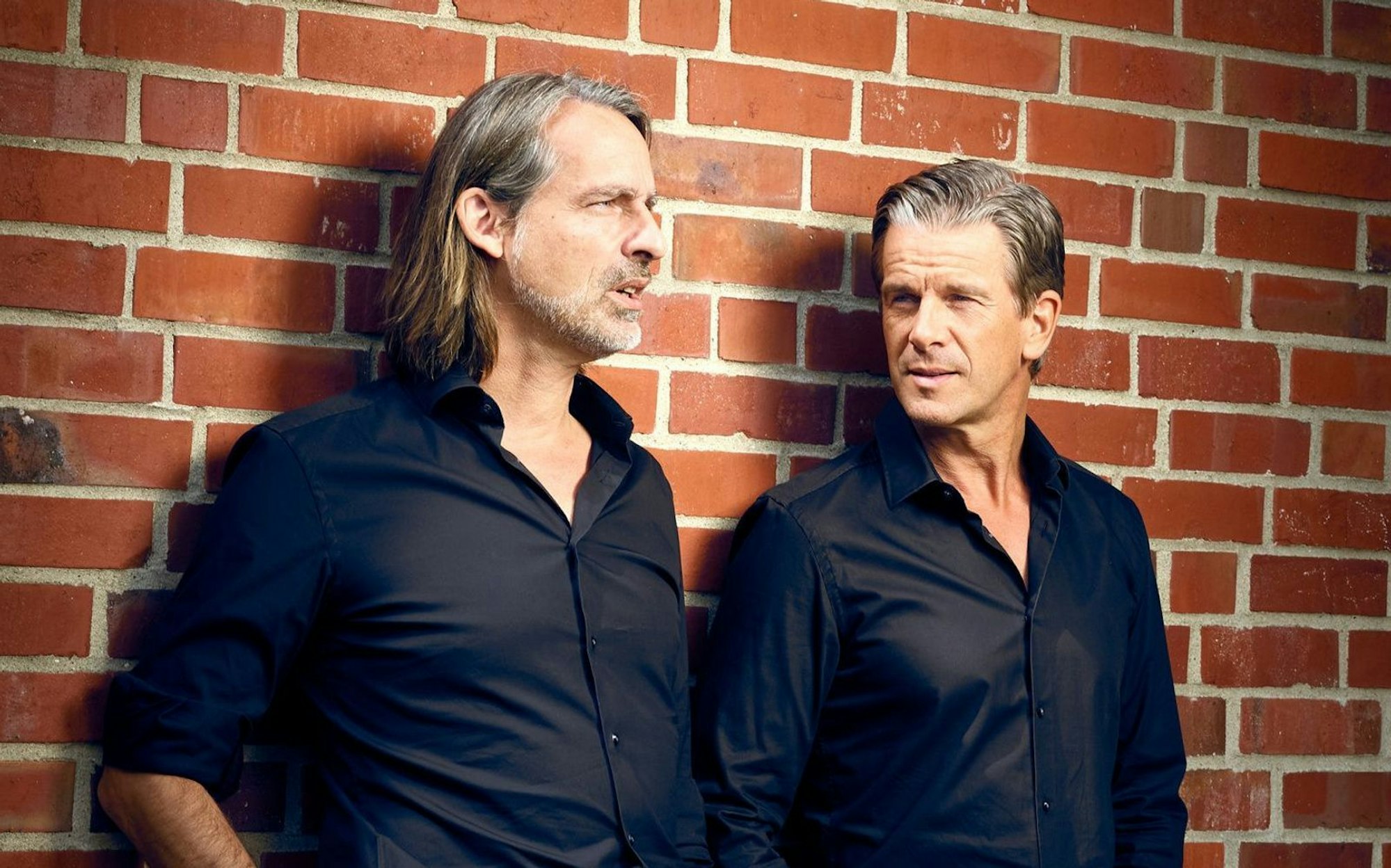 Der Krieg im Sudan kostete bereits mindestens 150.000 Zivilisten das Leben. Warum das Thema im Westen so wenig Erwähnung findet, diskutierten Richard David Precht (links) und Markus Lanz in der jüngsten Ausgabe ihres Podcasts. (Bild: ZDF / Christian Bruch)