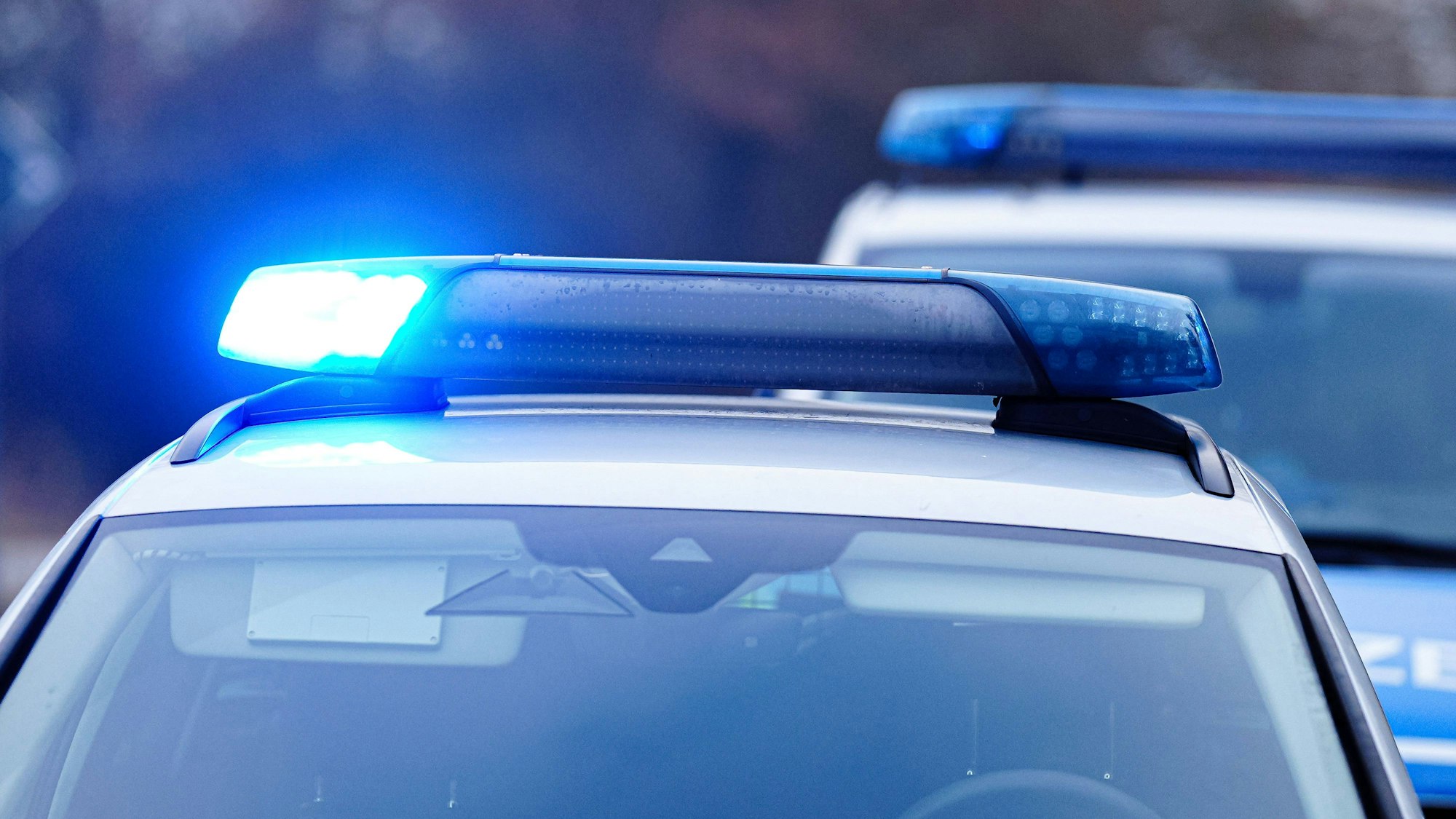Blaulicht auf einem Polizeiauto