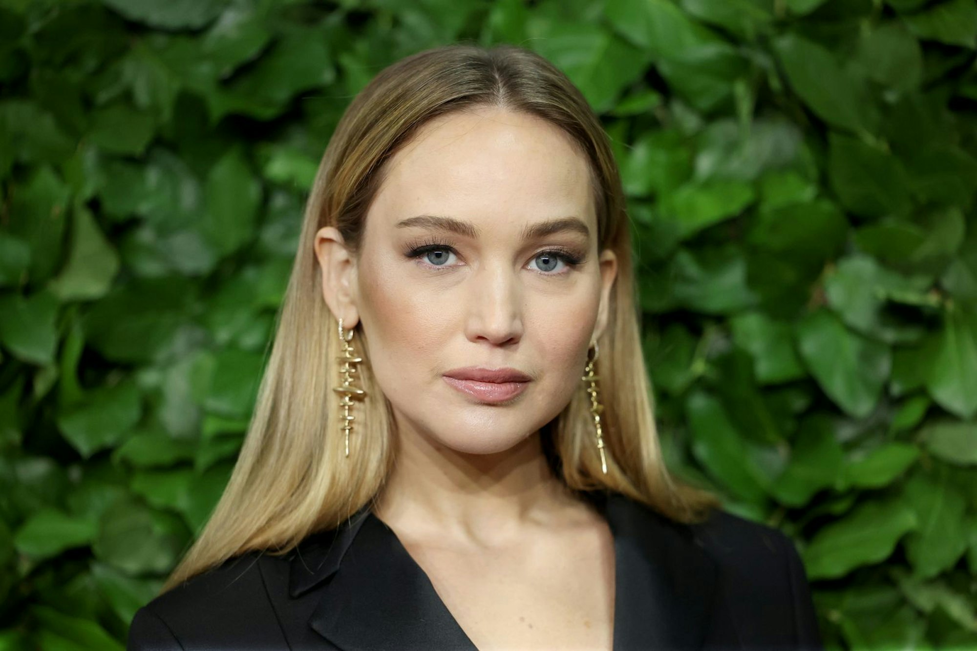 Mit ihrem kuriosen Zweitnamen „Shrader“ ist Jennifer Lawrence in bester Promi-Gesellschaft. (Bild: Mike Coppola/Getty Images for The Gotham Film & Media Institute)