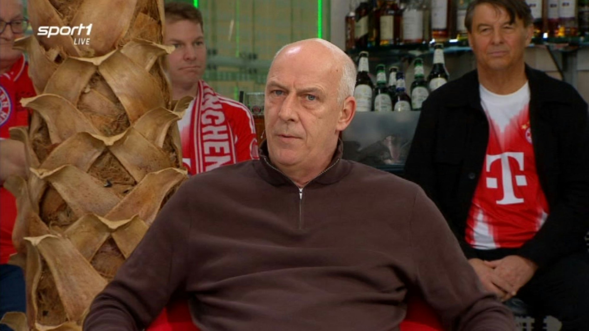 Mario Basler sitzt in der Doppelpass-Runde.