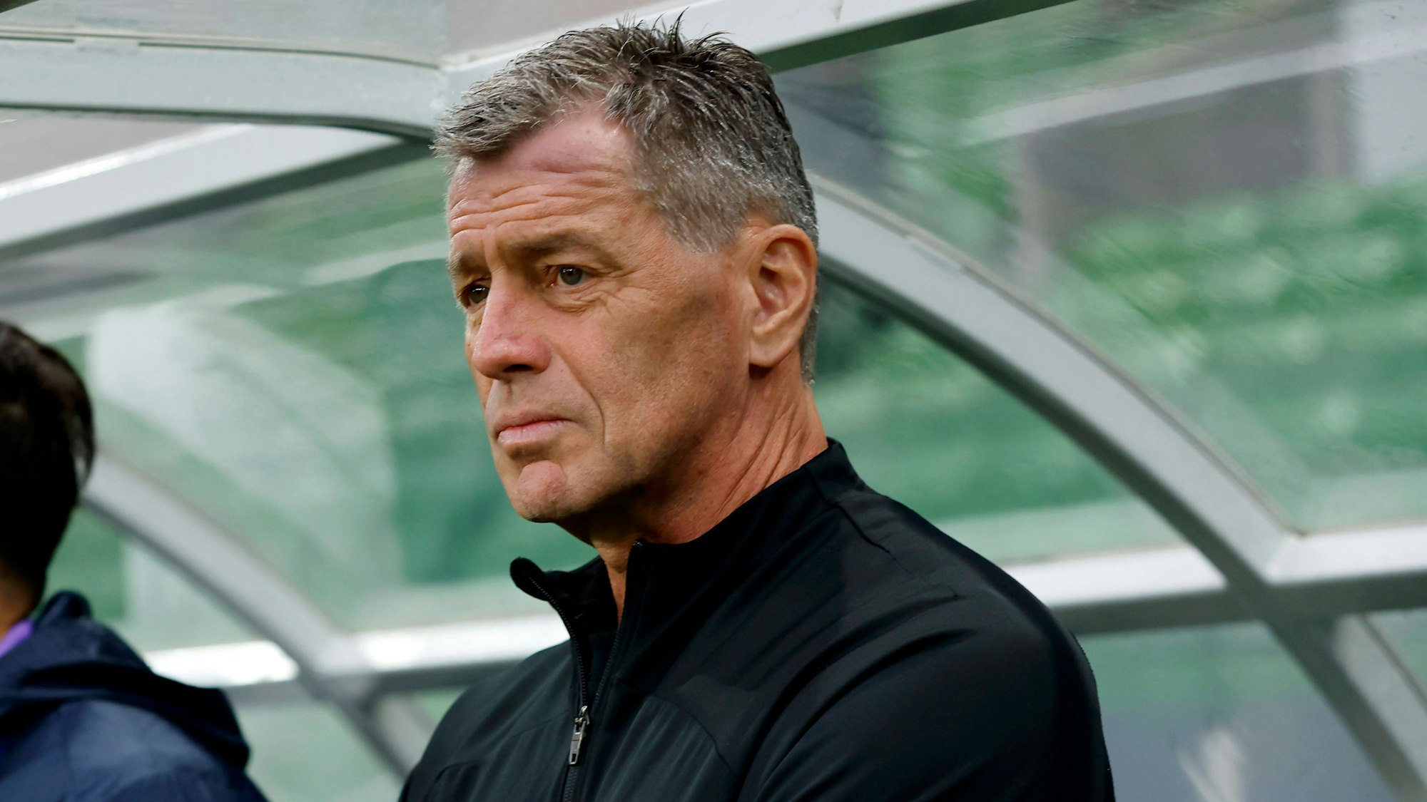 Michael Skibbe vor seiner Trainerbank.