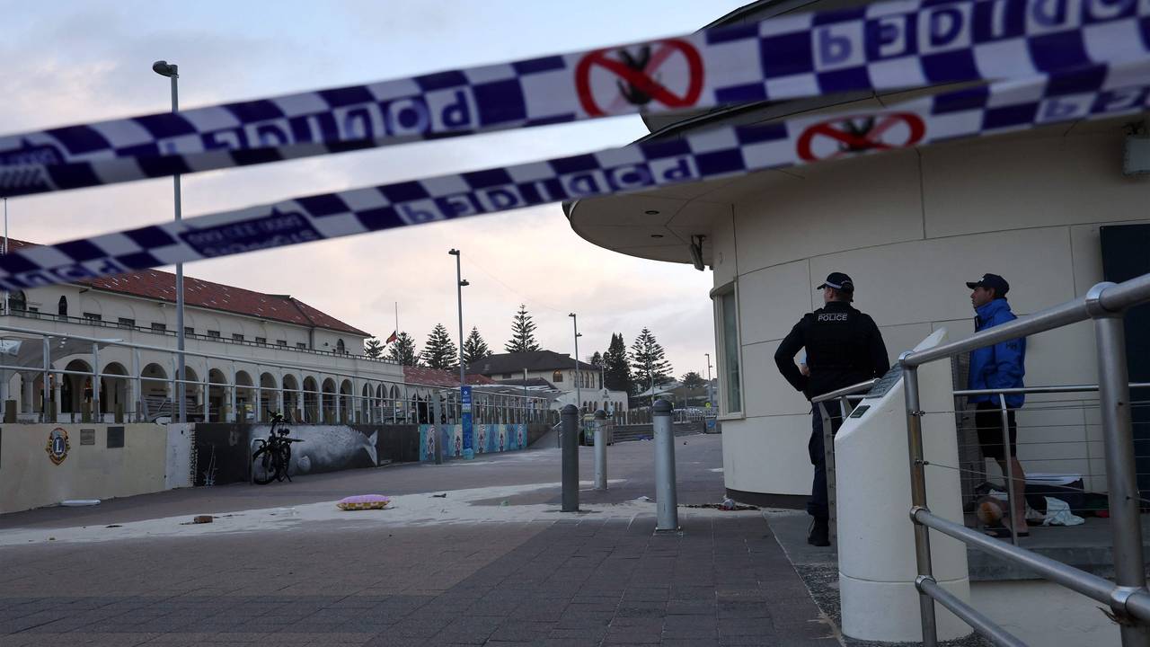 Weiträumig ist der Bondi Beach in Sydney abgesperrt.