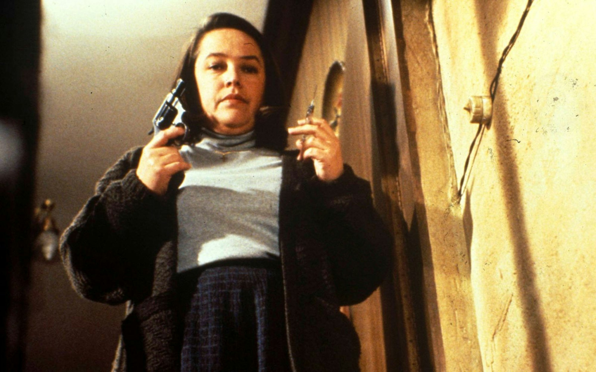 Der Psychothriller „Misery“ begründete den Weltruhm Kathy Bates, für ihre eindringliche Darstellung einer Psychopathin wurde sie mit einem Oscar ausgezeichnet. (Bild: IMAGO / Avalon.red)