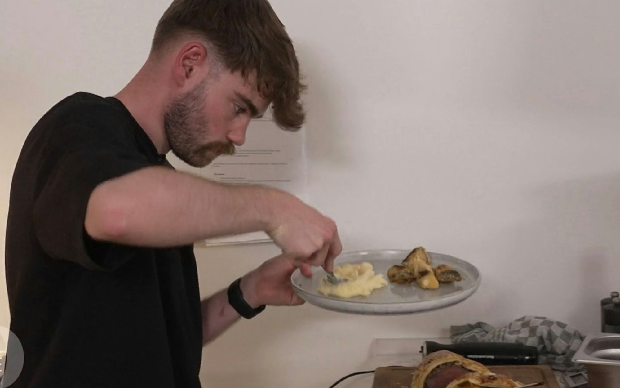 Nicks Kartoffelpüree besteht den Geschmeidigkeits-Test (Bild: RTL)