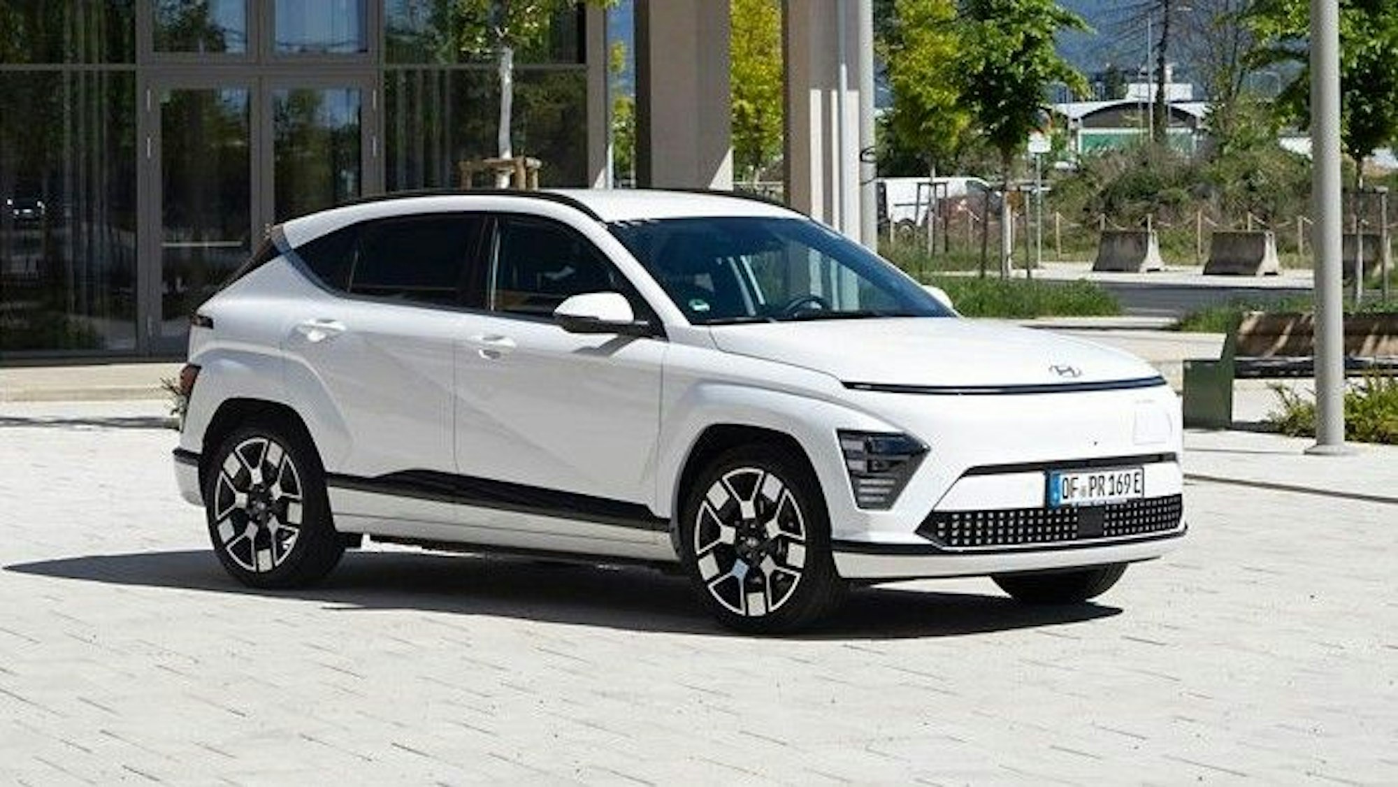 Hyundai KONA Elektro Trend (49 kWh) ab 250 Euro für Privat