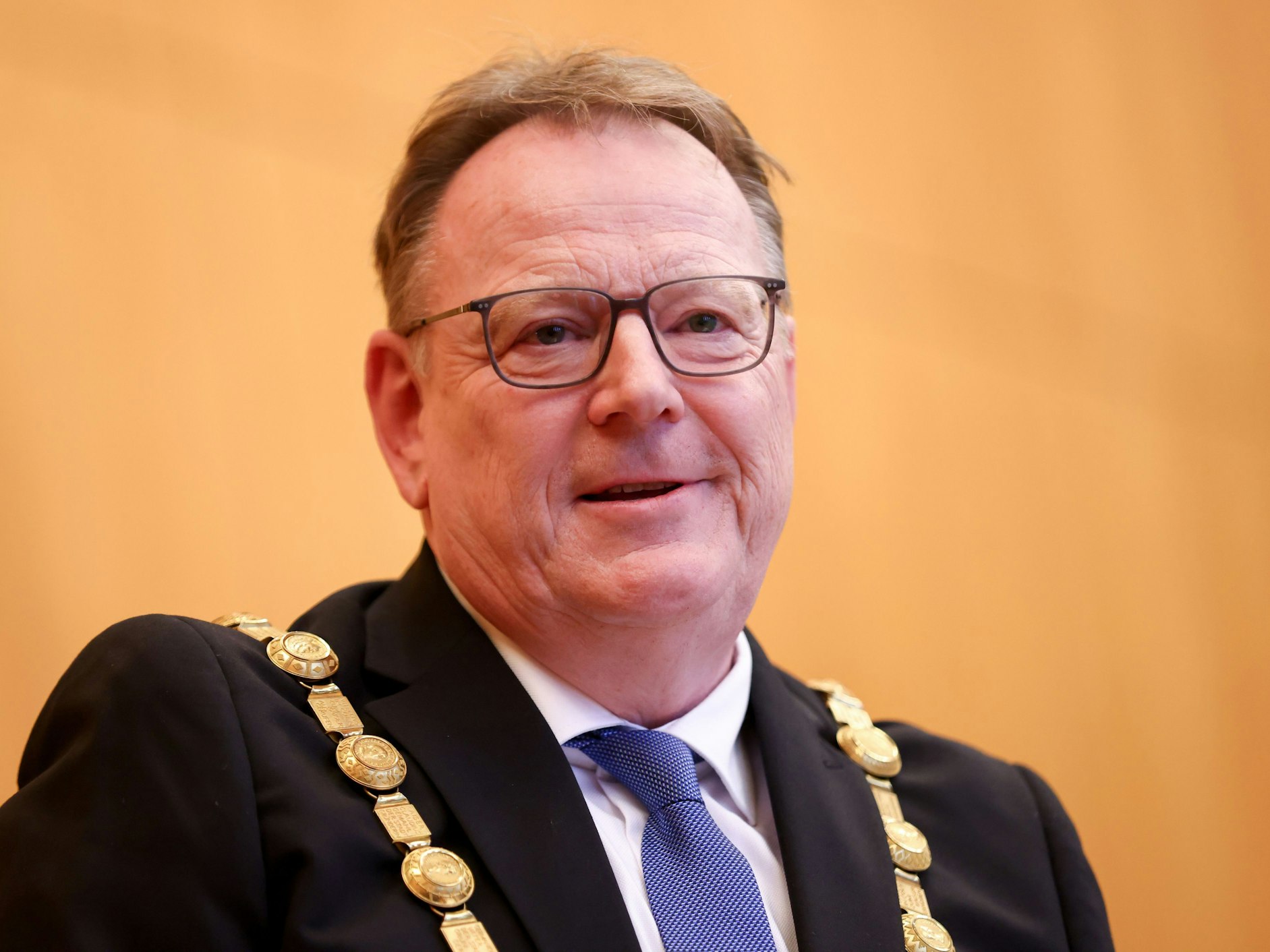 Oberbürgermeister Torsten Burmester (SPD) in seiner ersten Ratssitzung im November.