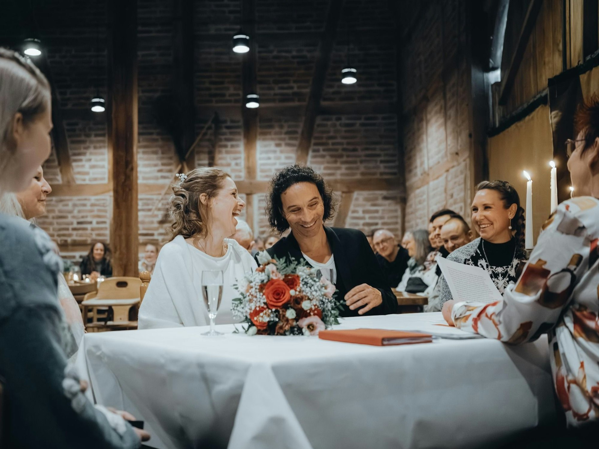 Anja und Stephan Brings werden standesamtlich getraut.