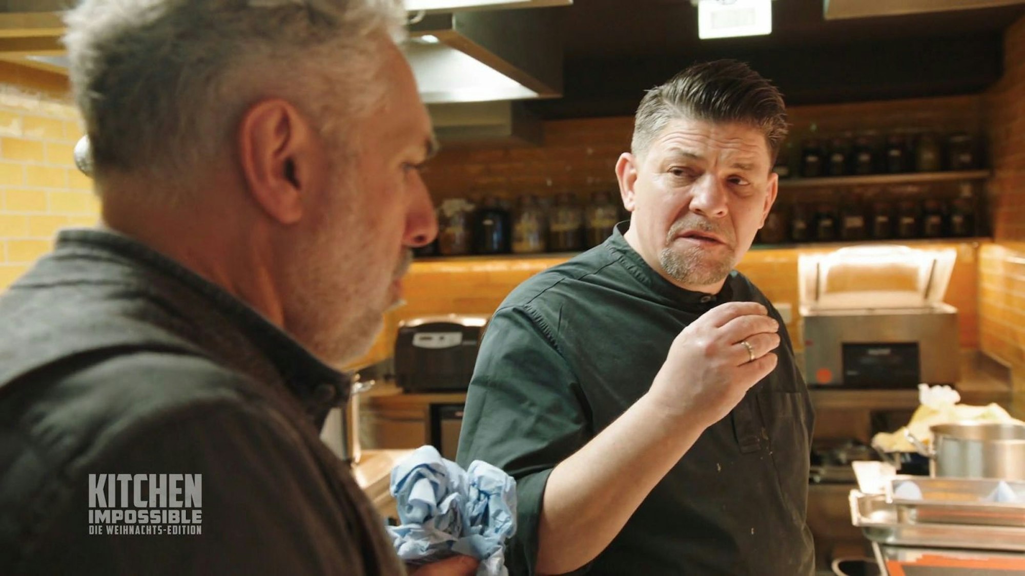 Mälzers psychologischer Trick: seinem Teampartner ein gutes Gefühl zu vermitteln. (Bild: RTL)