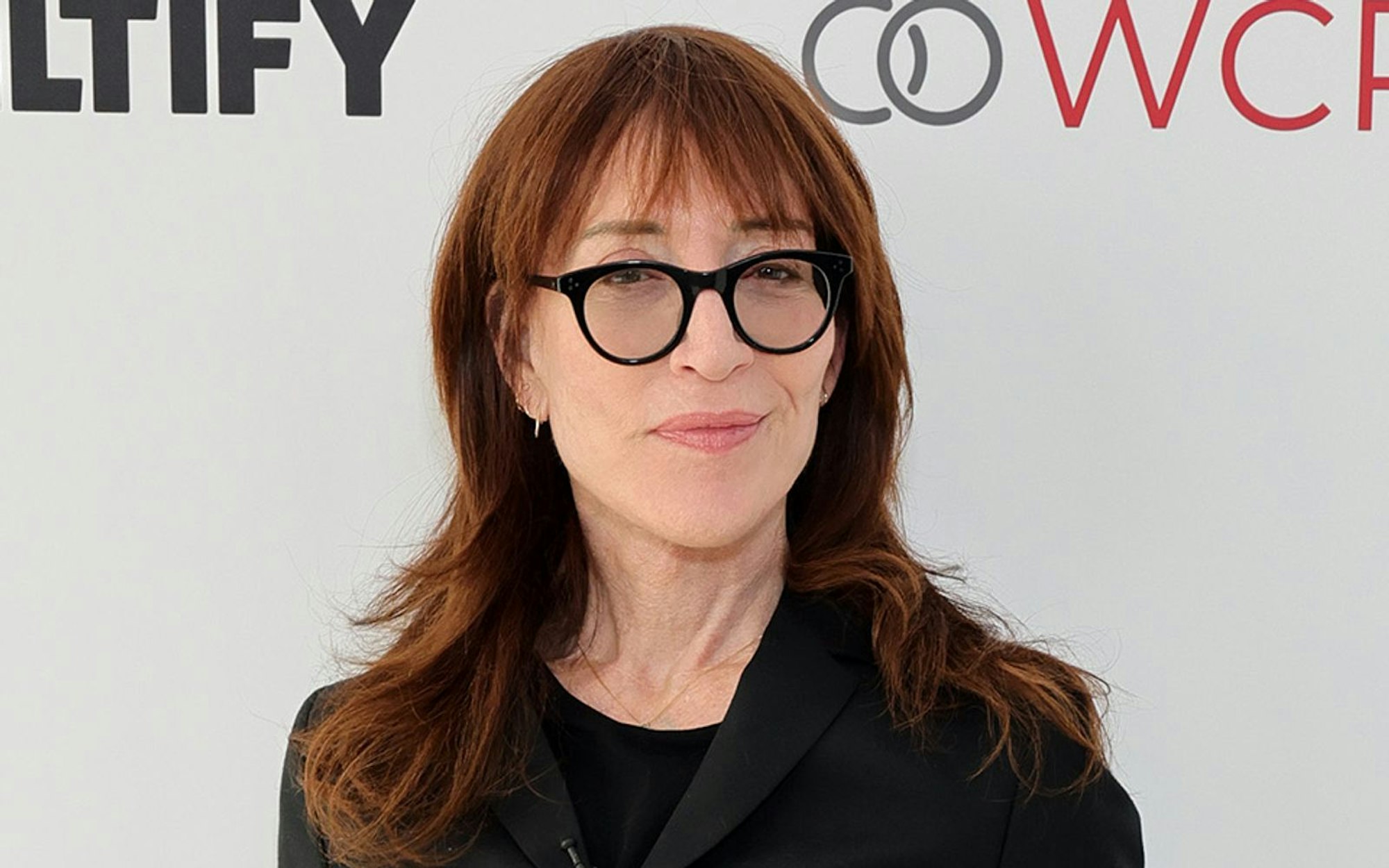 Ab 2021 spielte Katey Sagal eine weitere Serienhauptrolle: In „Rebel“ verkörperte sie die Rechtsberaterin Annie „Rebel“ Bello, deren Story auf dem Leben von Erin Brockovich basiert. (Bild: Monica Schipper/Getty Images)