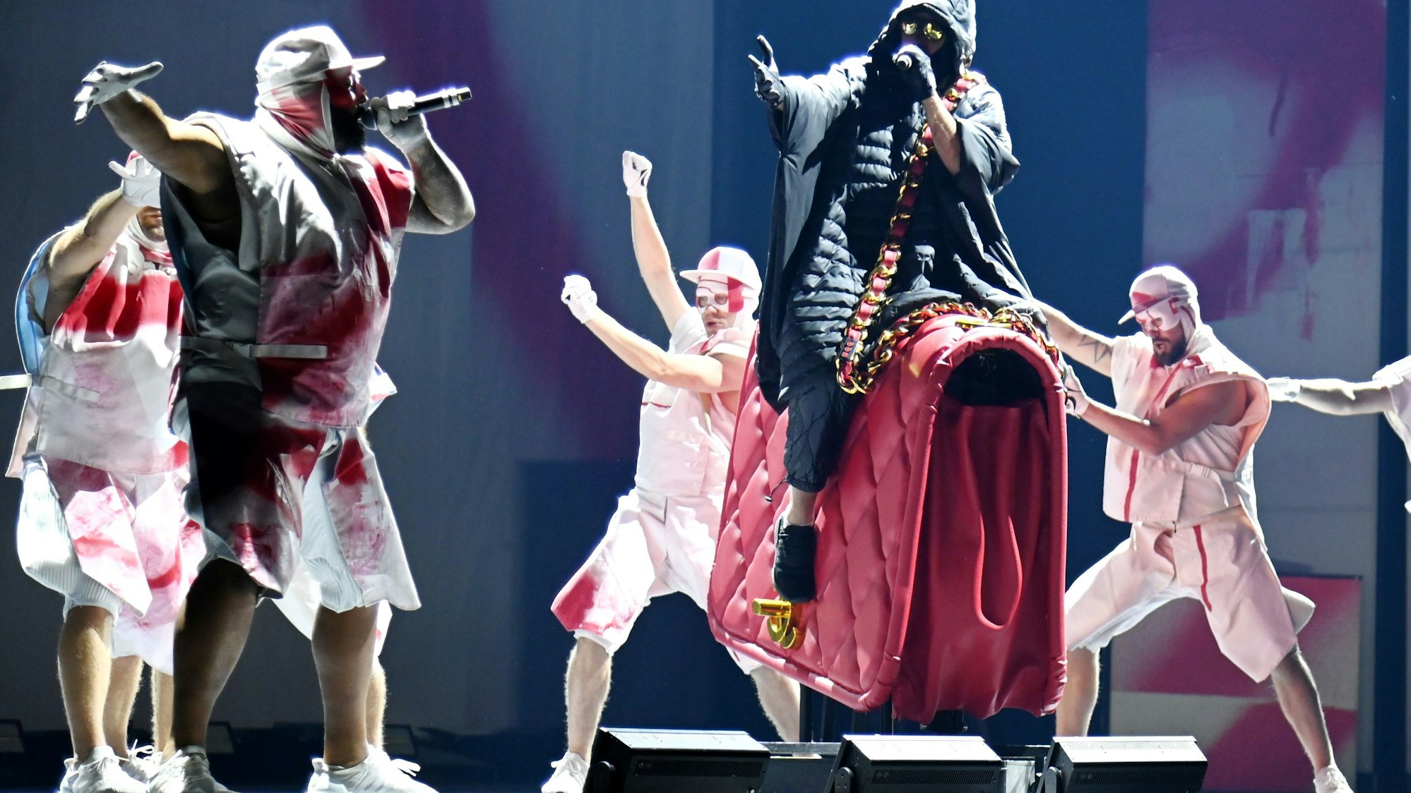 06.12.2024 Köln. Deichkind in der Lanxass Arena. Foto: Alexander Schwaiger