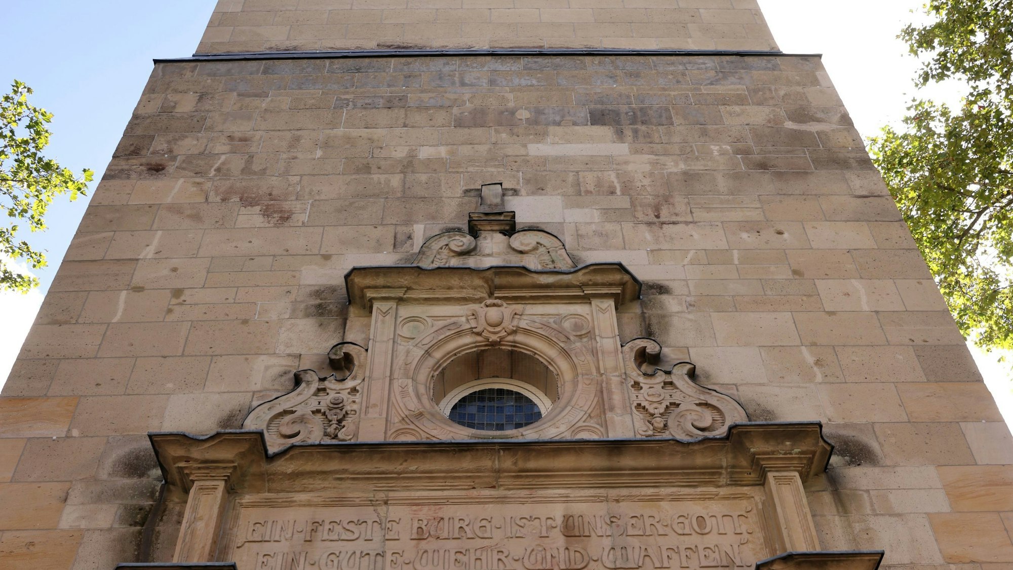 Ansichten der Lutherkirche in Köln.
