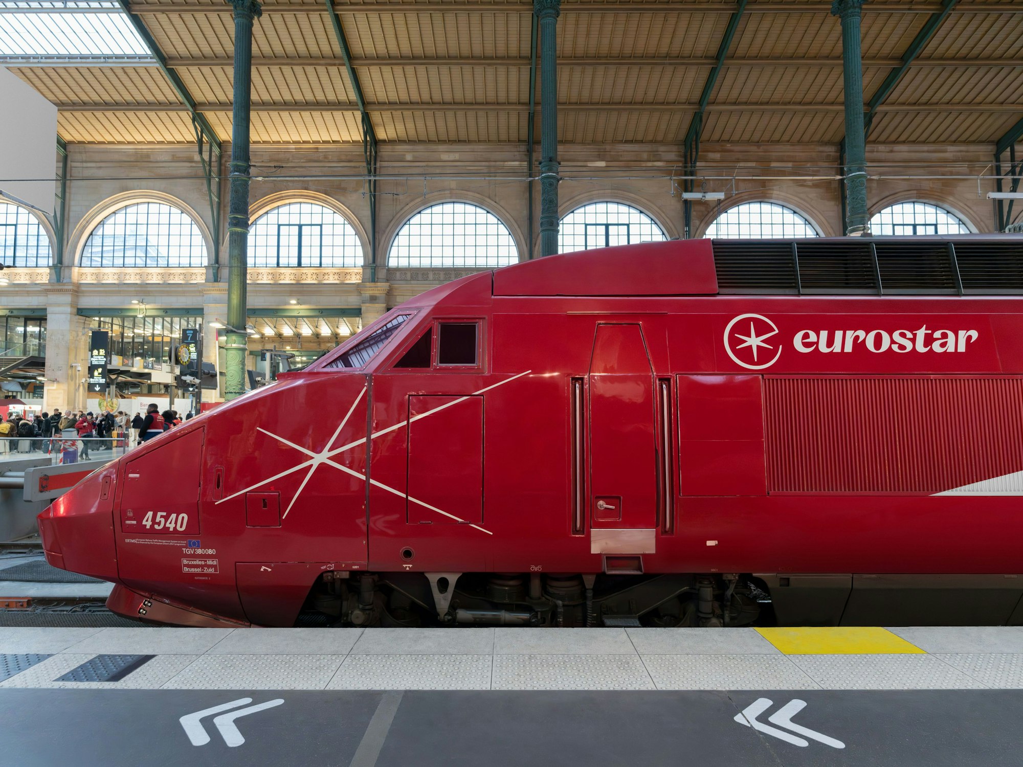Ein Eurostar-Zug steht im Bahnhof von Paris.
