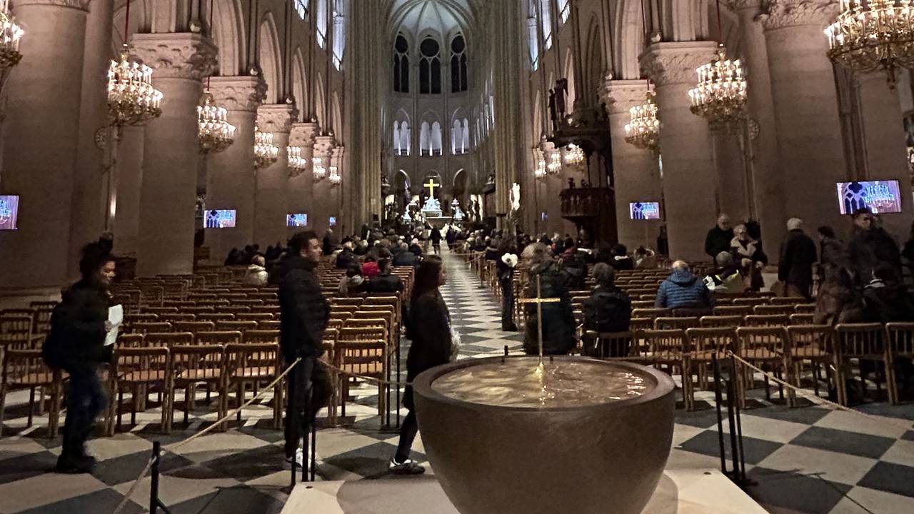 Blick in die Kirche Notre-Dame nach der Wiedereröffnung.