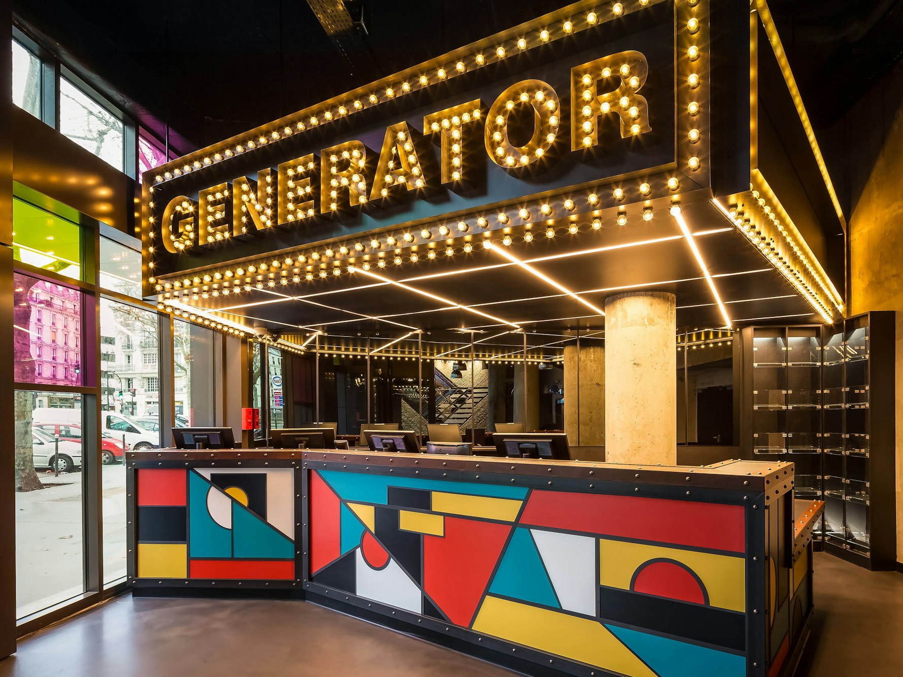 Blick auf die Rezeption im Generator-Hostel.