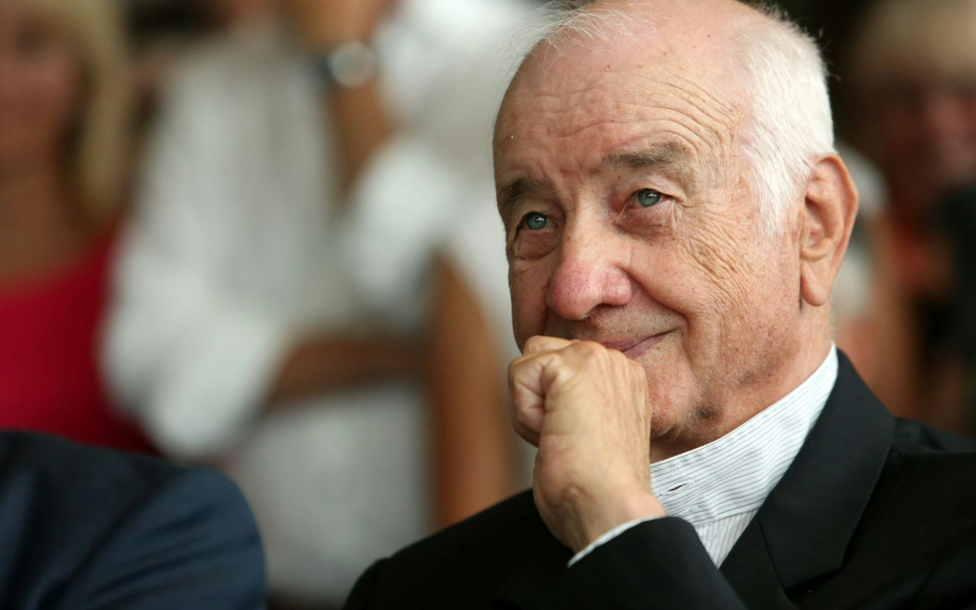 Am 17. Dezember feiert einer der größten deutschen Schauspieler seinen 95. Geburtstag: Armin Mueller-Stahl. (Bild: 2015 Getty Images/Adam Berry)