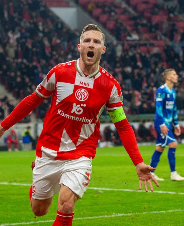 Silvan Widmer jubelt.
