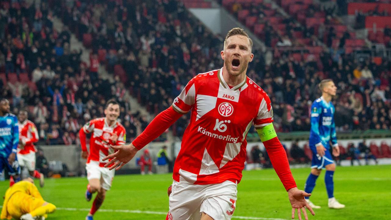 Silvan Widmer jubelt.