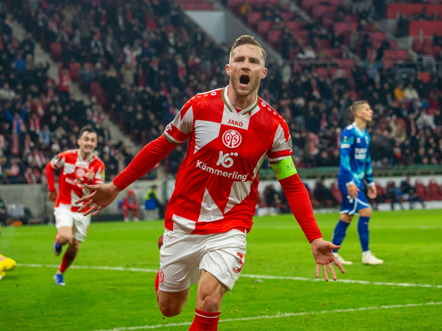 Silvan Widmer jubelt.