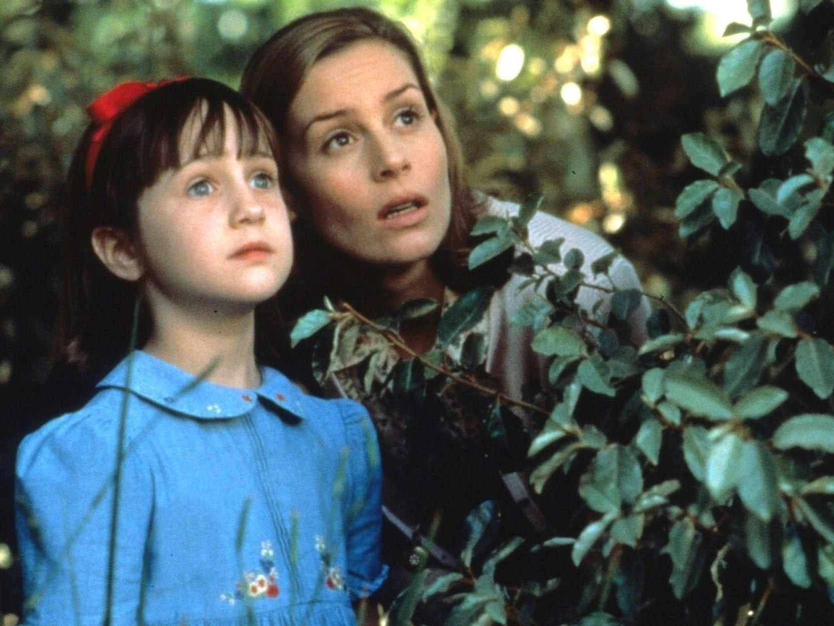 Nach „Matilda“ wurde es allmählich still um Mara Wilson (Bild, links neben Embeth Davidtz). (Bild: kabel eins / Columbia Tristar)