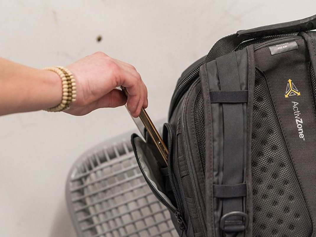 Bundespolizei warnt vor Taschendieben zur Weihnachtszeit.