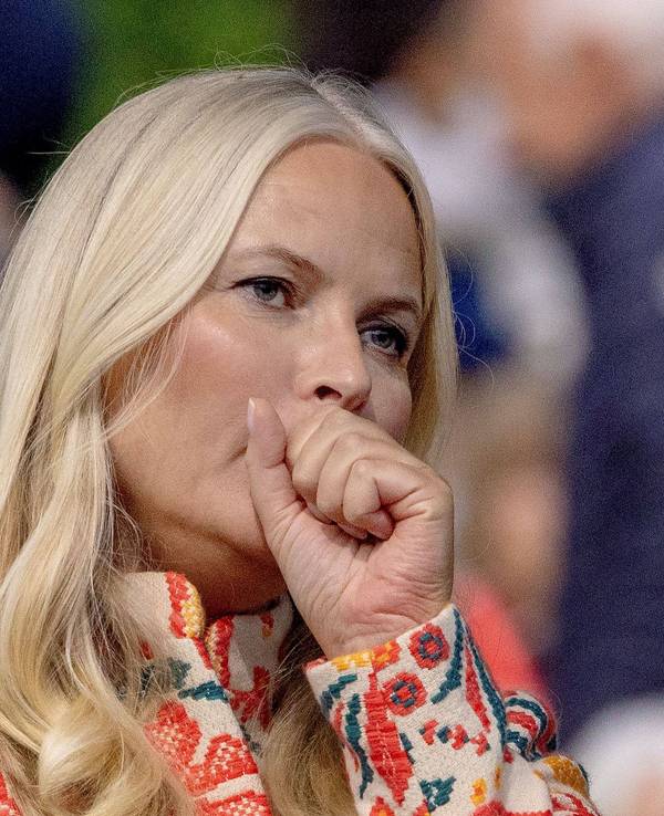 Norwegens Kronprinzessin Mette-Marit leidet an einer unheilbaren Krankheit. Sie benötigt eine Lungentransplantation.