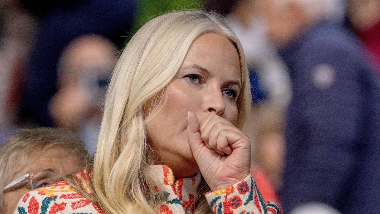 Norwegens Kronprinzessin Mette-Marit leidet an einer unheilbaren Krankheit. Sie benötigt eine Lungentransplantation.
