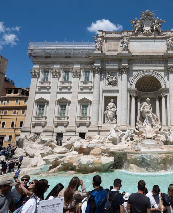 Der Trevi-Brunnen (Fontana di Trevi). Wer ihn künftig aus der Nähe sehen will, muss Eintritt bezahlen.
