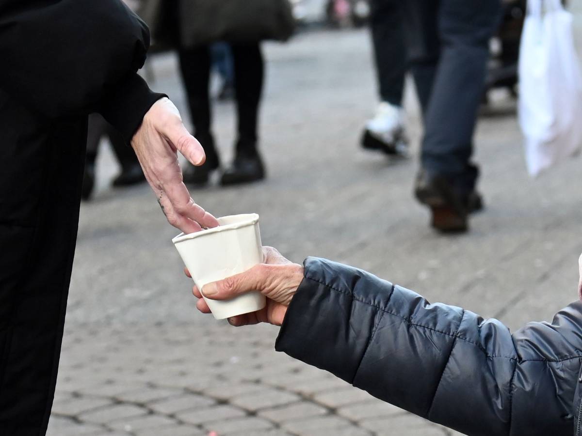 Das stille Betteln steht nicht im Fokus des Dortmunder Verbots. (Archivfoto)