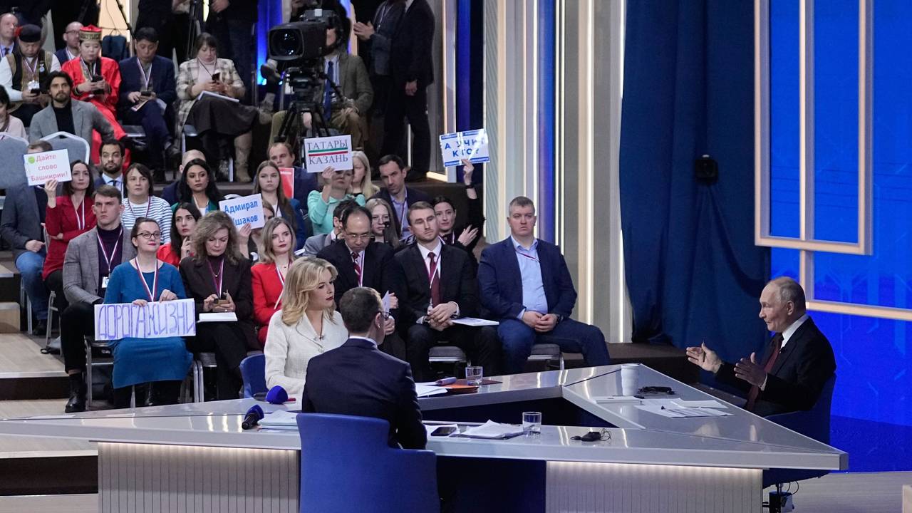 Bei der jährlichen Pressekonferenz und Bürgerfragestunde am Gostinny Dvor mit Wladimir Putin kam es zu einem kuriosen Zwischenfall.