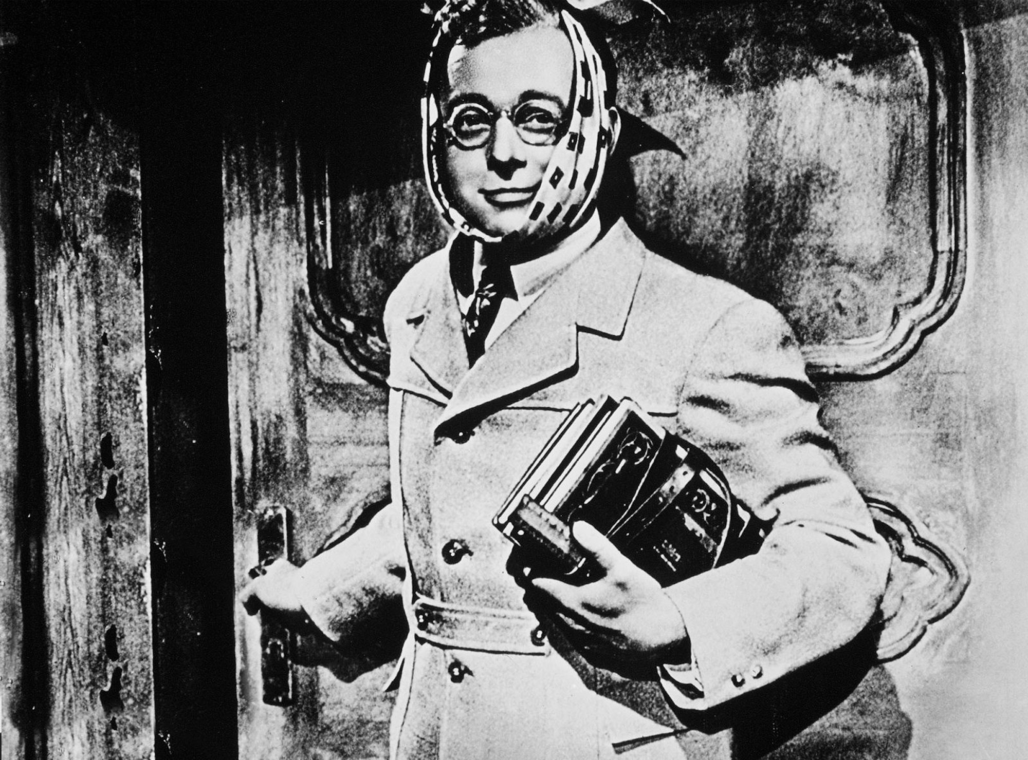 „Die Feuerzangenbowle“ ist ein Klassiker, in dem es nicht einmal um Weihnachten gehen muss, damit er an den Feiertagen zum Pflichtprogramm wird. (Bild: ARD Degeto)